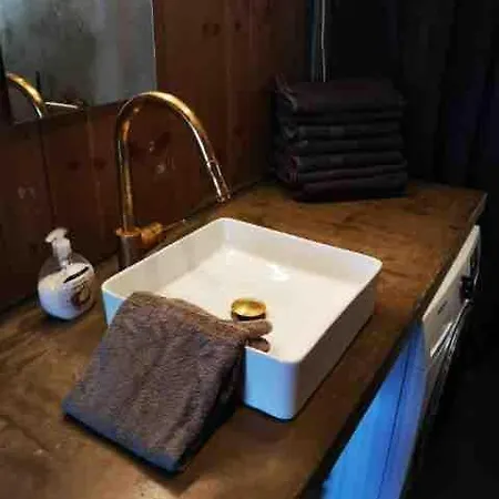 Fjara Sleeps 34 Stange