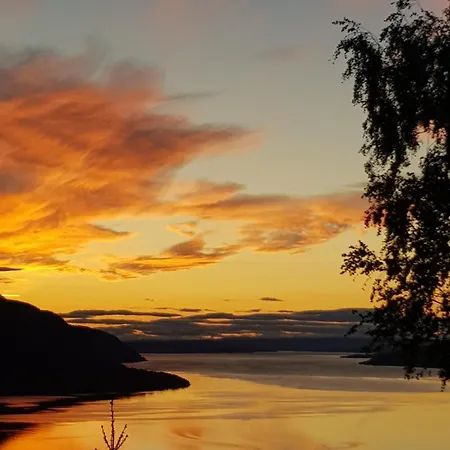 Fjara Sleeps 34 Stange