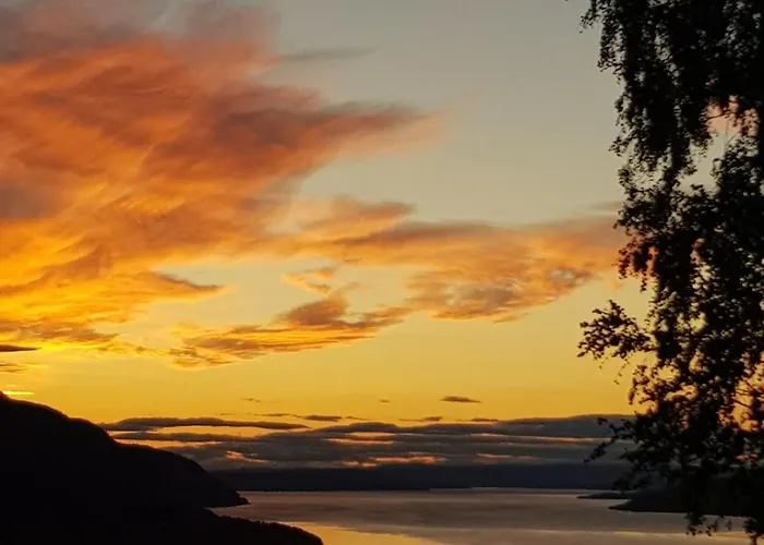 Fjara Sleeps 34 Stange