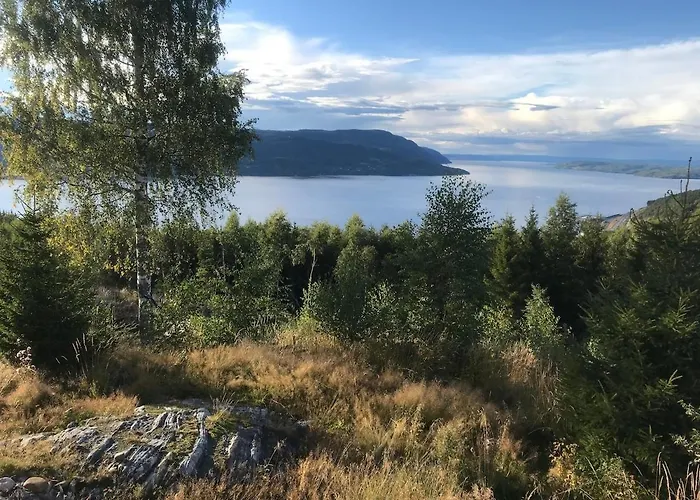 Willa Fjara Sleeps 34 *