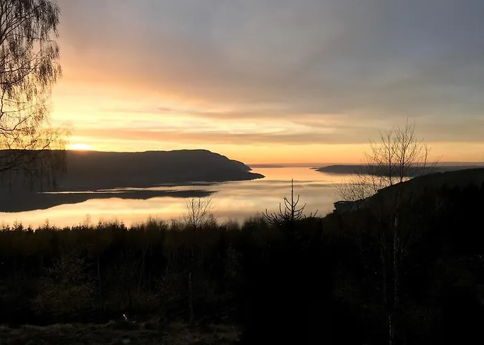 Willa Fjara Sleeps 34 *