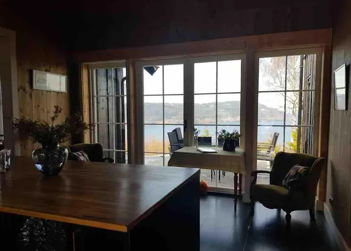 Fjara Sleeps 34 Stange