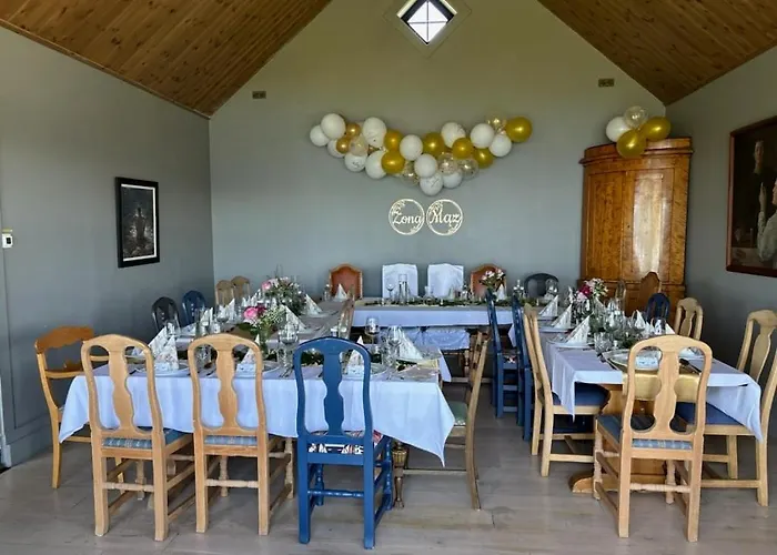 Fjara Sleeps 34 Stange