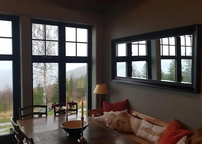 Willa Fjara Sleeps 34 Stange