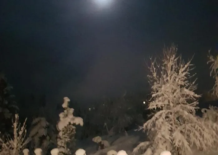 Fjara Sleeps 34 Willa