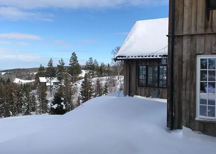 Willa Fjara Sleeps 34